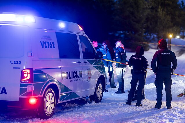 Vilniaus rajone policininkas nušovė jį ir medikus užpuolusią moterį – paleido 5 šūvius